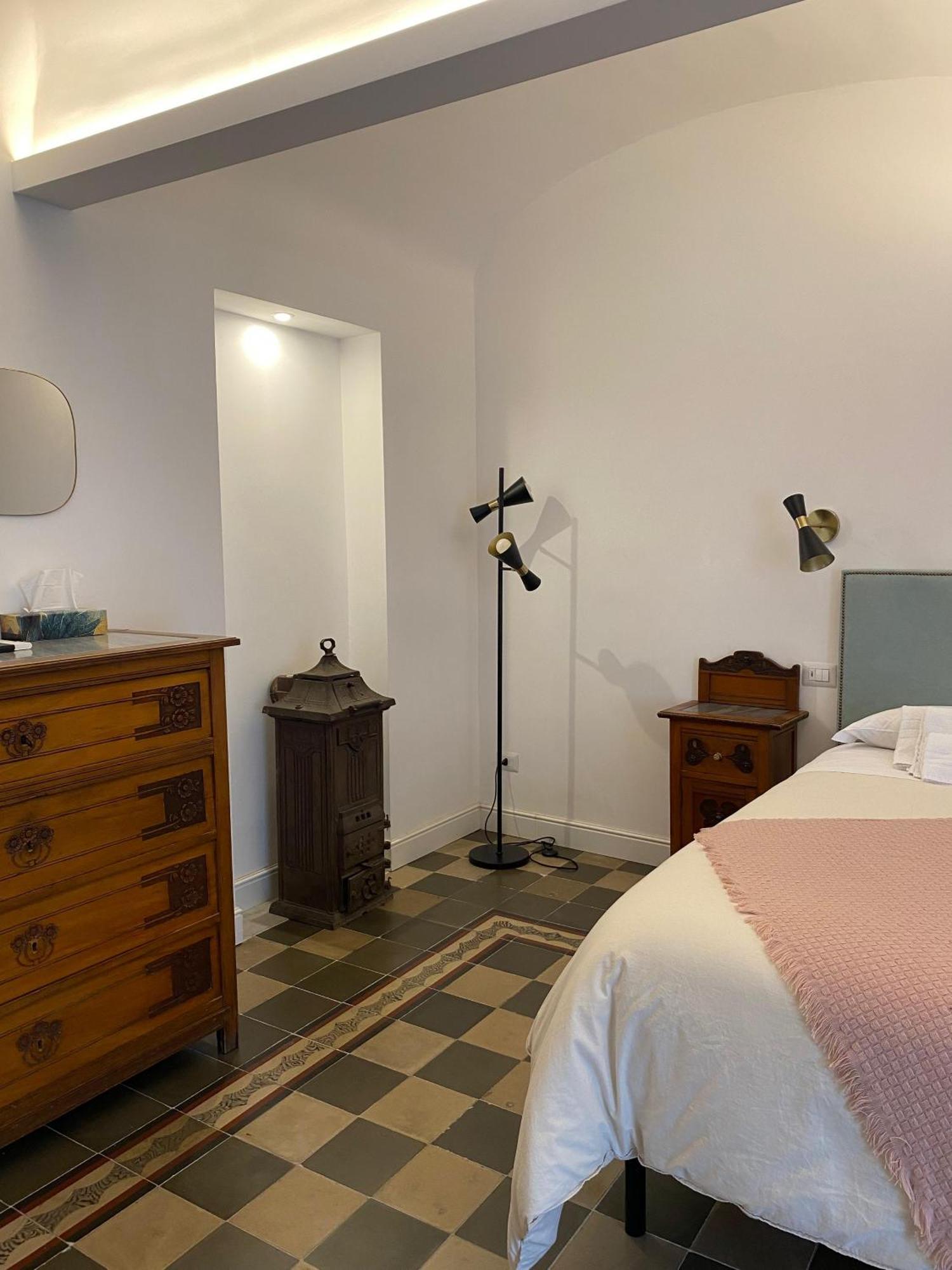 Bed and Breakfast Dimora Dei Minoriti Катания Экстерьер фото